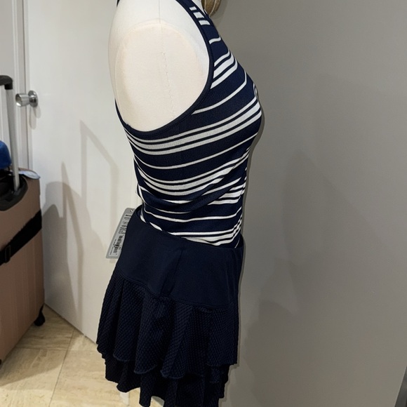 Lucky in love blue pleated Raquel’s skirt & Athleta top - Picture 8 of 8